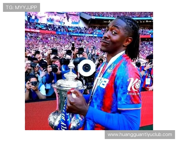 英格兰足球超级联赛赛季新动向解析 聚焦球队阵容变动与未来挑战